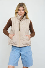 Load image into Gallery viewer, PLAID COLLAR QUILTED ZIP-UP VEST: KHAKI