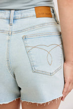 Load image into Gallery viewer, LIGHT WASH JUDY BLUE SHORTS