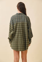Load image into Gallery viewer, Kambrie Plaid Flannel Shirt: Blue Multi / Contemporary