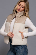 Load image into Gallery viewer, Reversible Faux Leather-Sherpa Contrast Padding Crop Vest: BLK-black