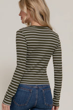 Load image into Gallery viewer, Long Sleeve Crew Neck Yarn Dyed Stripe Knit Top: WHT-WHITE/BLACK / L