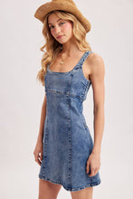 Load image into Gallery viewer, SQUARE NECK SLEEVELESS DENIM DRESS: MED.WASH