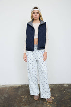 Load image into Gallery viewer, PLAID COLLAR QUILTED ZIP-UP VEST: KHAKI