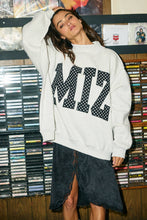 Load image into Gallery viewer, IT2594E-MIZ | Polka-Dot Applique Mock-Neck Sweatshirt
: Ash grey / S/M-L/XL (3-3)