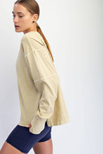 Load image into Gallery viewer, PIGMENT WASHED COTTON V-NECK TOP: Regency Green