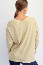 Load image into Gallery viewer, PIGMENT WASHED COTTON V-NECK TOP: Regency Green