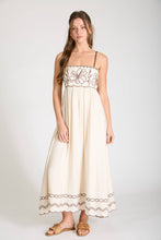 Load image into Gallery viewer, FLORAL EMBROIDERY SCALLOPED MIDI DRESS: RED
