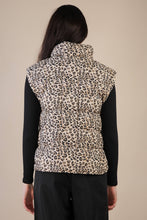 Load image into Gallery viewer, Solid & Leopard Puffer Padded Warm Vest: LEOPARD