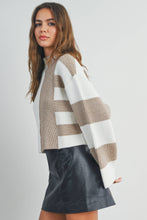 Load image into Gallery viewer, Color Block Mock Turtleneck Sweater: NAVY / IVORY