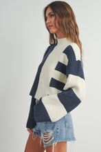 Load image into Gallery viewer, Color Block Mock Turtleneck Sweater: NAVY / IVORY