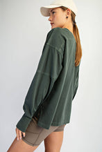 Load image into Gallery viewer, PIGMENT WASHED COTTON V-NECK TOP: Regency Green