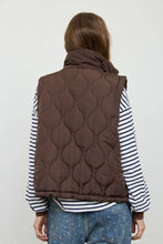 Load image into Gallery viewer, PLAID COLLAR QUILTED ZIP-UP VEST: KHAKI