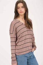 Load image into Gallery viewer, STRIPE V NECK DROP SHOULDER LONG SLEEVE KNIT TOP: CREAM