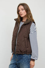 Load image into Gallery viewer, PLAID COLLAR QUILTED ZIP-UP VEST: KHAKI