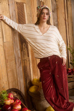 Load image into Gallery viewer, STRIPE V NECK DROP SHOULDER LONG SLEEVE KNIT TOP: CREAM