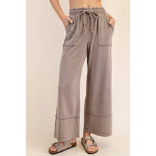 Load image into Gallery viewer, MINERAL WASHED WIDE LEG PANT: Mocha