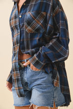 Load image into Gallery viewer, Kambrie Plaid Flannel Shirt: Blue Multi / Contemporary