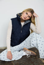 Load image into Gallery viewer, PLAID COLLAR QUILTED ZIP-UP VEST: KHAKI