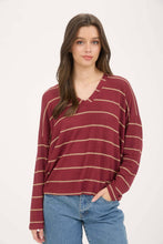 Load image into Gallery viewer, STRIPE V NECK DROP SHOULDER LONG SLEEVE KNIT TOP: CREAM