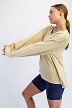 Load image into Gallery viewer, PIGMENT WASHED COTTON V-NECK TOP: Regency Green