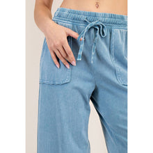 Load image into Gallery viewer, MINERAL WASHED WIDE LEG PANT: Mocha