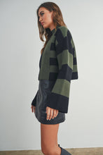 Load image into Gallery viewer, Color Block Mock Turtleneck Sweater: NAVY / IVORY