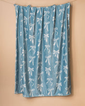 Load image into Gallery viewer, Hannah Bow Throw Light Blue 50x60