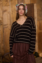 Load image into Gallery viewer, STRIPE V NECK DROP SHOULDER LONG SLEEVE KNIT TOP: CREAM