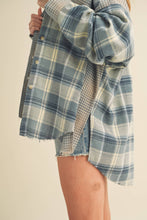 Load image into Gallery viewer, Kambrie Plaid Flannel Shirt: Blue Multi / Contemporary