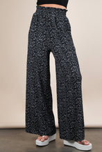 Load image into Gallery viewer, Leopard Print &amp; Solid Wide Leg Pleated Pants: MOCHA LEOPARD
