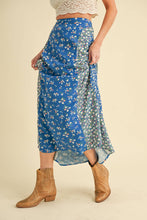 Load image into Gallery viewer, Melanie Skirt: Black Floral

