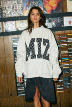 Load image into Gallery viewer, IT2594E-MIZ |  Polka-Dot Applique Mock-Neck Sweatshirt
: Ash grey / S/M-L/XL (3-3)
