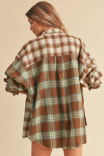 Load image into Gallery viewer, Noelle Flannel Shirt: Oat
