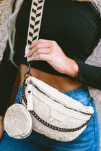 Load image into Gallery viewer, Colorblock Strap Chain Shoulder Bag With Coin Purse: White
