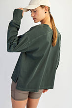 Load image into Gallery viewer, PIGMENT WASHED COTTON V-NECK TOP: Regency Green
