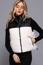 Load image into Gallery viewer, Reversible Faux Leather-Sherpa Contrast Padding Crop Vest: BLK-black
