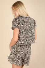 Load image into Gallery viewer, Leopard Printed Woven Top: MOCHA MIX
