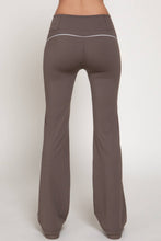 Load image into Gallery viewer, Waist Band Contrast Piping Detail Workout Pants: RED-red/off white / S
