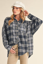 Load image into Gallery viewer, Noelle Flannel Shirt: Oat
