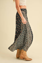 Load image into Gallery viewer, Melanie Skirt: Black Floral
