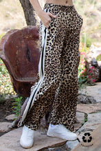 Load image into Gallery viewer, ANIMAL PRINTED BUTTER SOFT STRAIGHT PANT: Brown/Black
