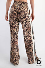 Load image into Gallery viewer, ANIMAL PRINTED BUTTER SOFT STRAIGHT PANT: Brown/Black
