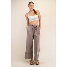 Load image into Gallery viewer, MINERAL WASHED WIDE LEG PANT: Mocha
