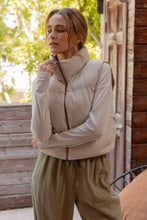 Load image into Gallery viewer, REVERSIBLE ZIP UP CROPPED PUFFER VEST: HUNTER GREEN
