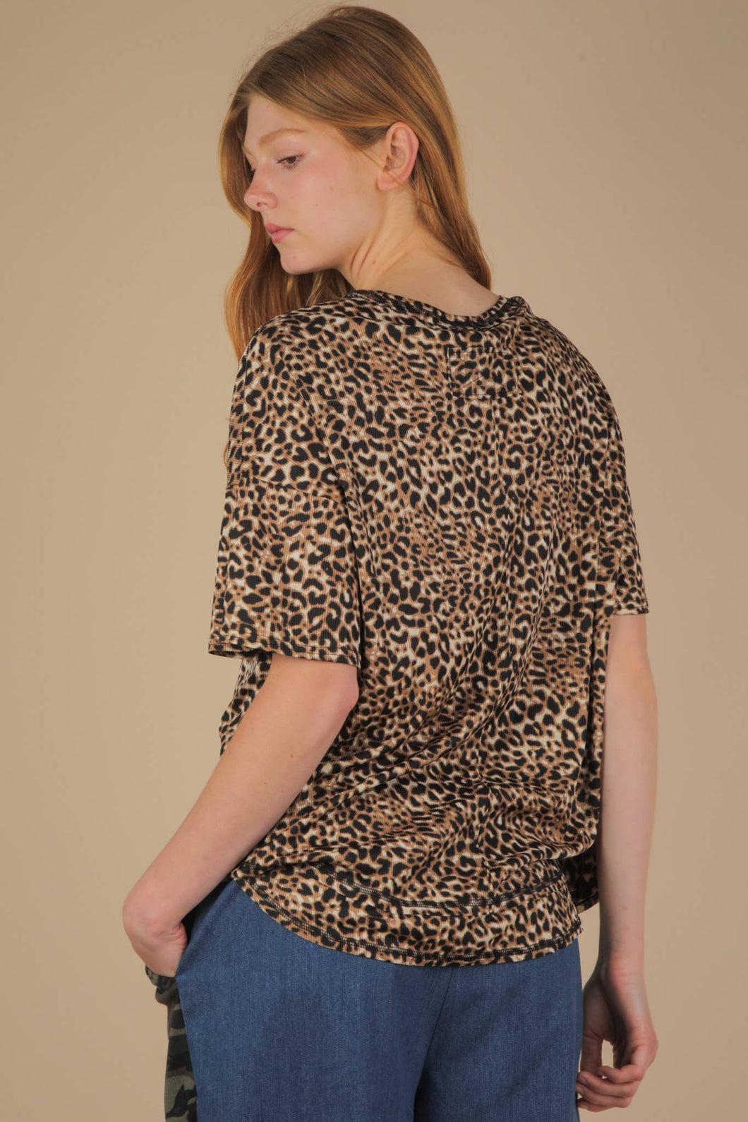 Oversized Leopard Printed Knit Top: MOCHA