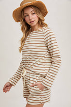 Load image into Gallery viewer, STRIPED KNIT PULLOVER TOP: NAVY
