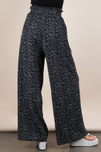 Load image into Gallery viewer, Leopard Print &amp; Solid Wide Leg Pleated Pants: MOCHA LEOPARD
