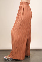 Load image into Gallery viewer, Leopard Print &amp; Solid Wide Leg Pleated Pants: MOCHA LEOPARD
