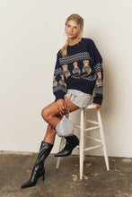 Load image into Gallery viewer, HOLIDAY BEAR MOTIF CREW NECK KNIT SWEATER: NAVY

