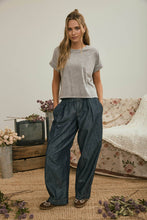 Load image into Gallery viewer, WASHED SHORT SLEEVE BOXY KNIT TOP : COCOA
